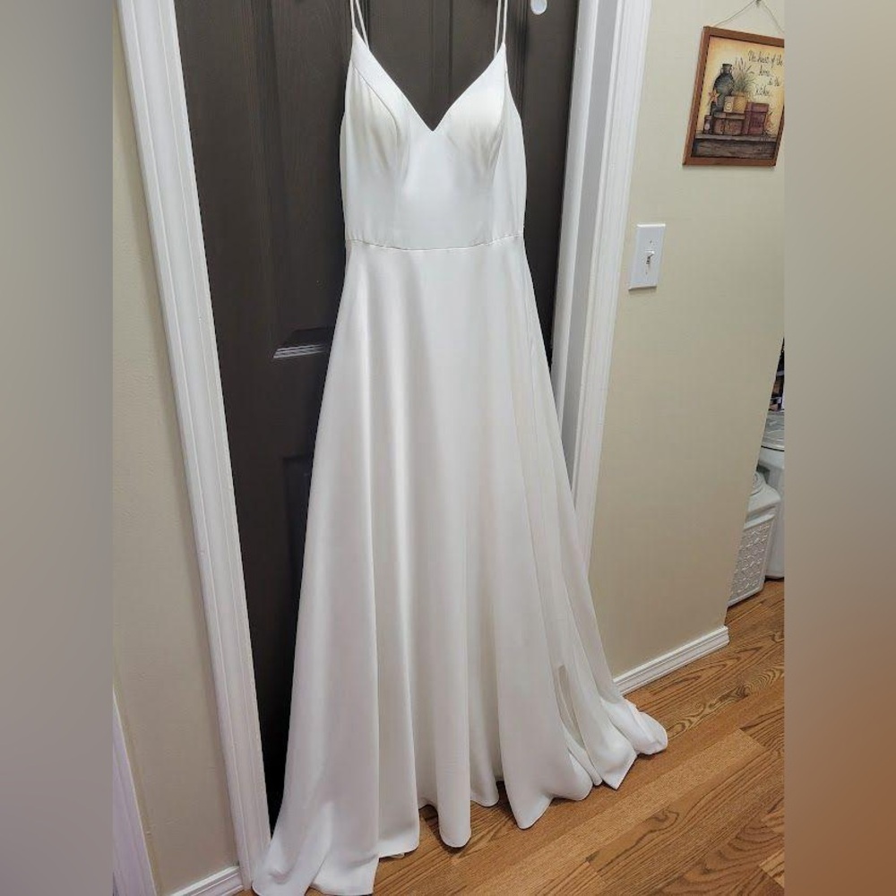 NWT- David's Bridal Spg Crepe Aline with beads